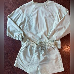 Two piece crewneck with matching shorts, Mint Green